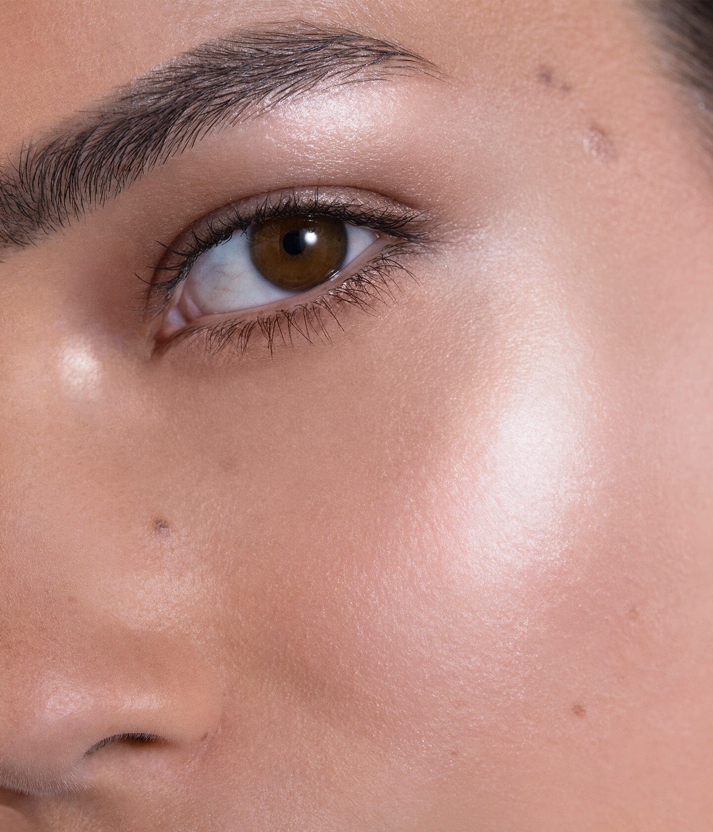 la-bouche-rouge-paris-stick-enlumineur-recharge-highlighter-v-gane image 3