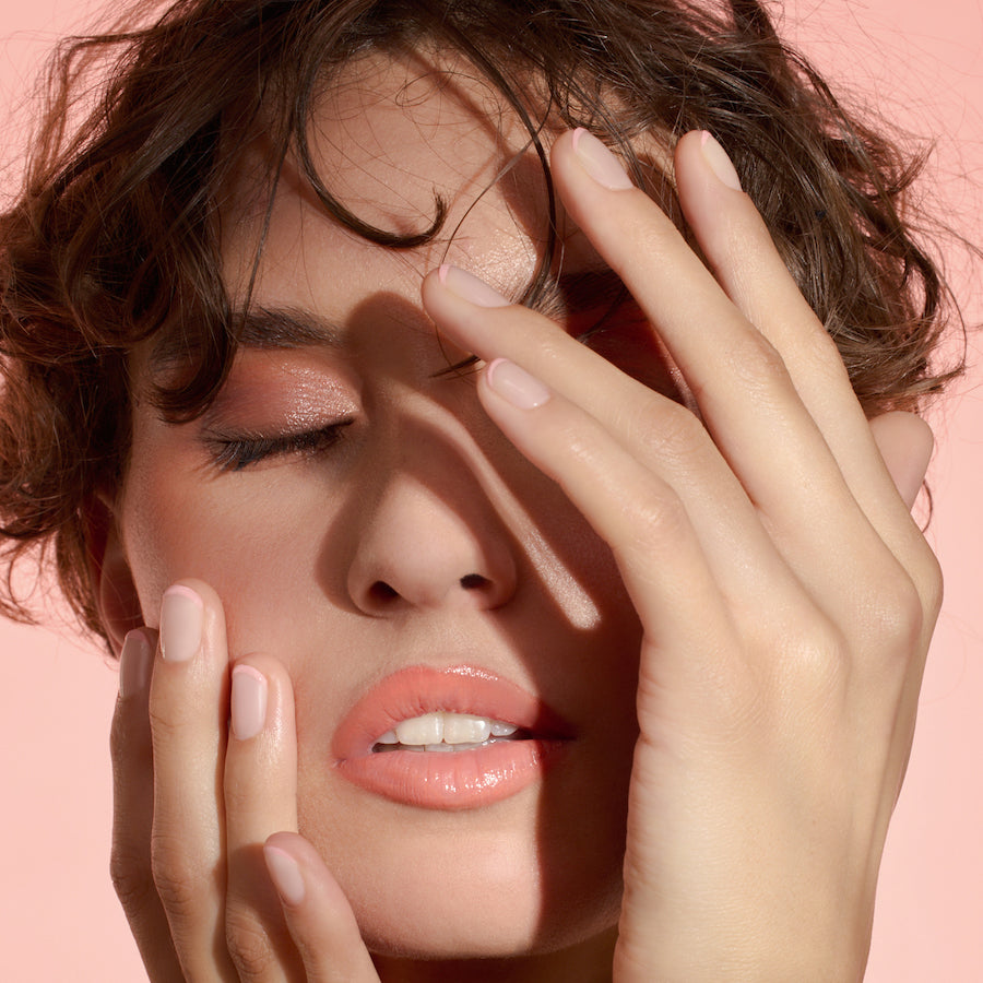 le-rouge-fran-ais-991-leathesia-laque-ongles-nude-r-sistante-aux-chocs image 5
