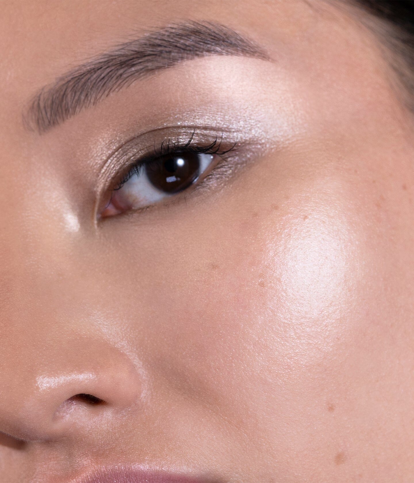 la-bouche-rouge-paris-stick-enlumineur-recharge-highlighter-v-gane image 4