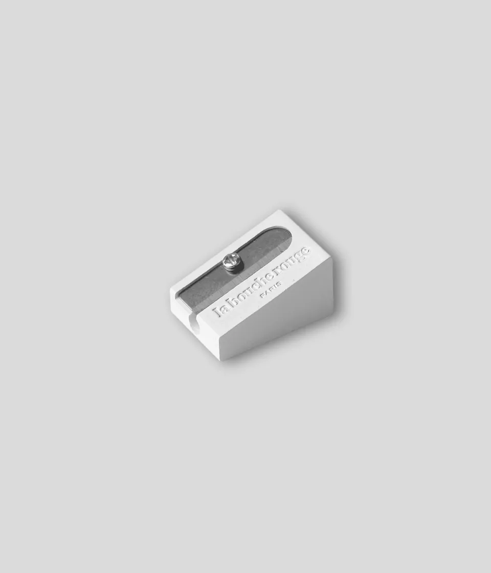 la-bouche-rouge-paris-le-taille-crayon-taille-crayon-en-m-tal image 1
