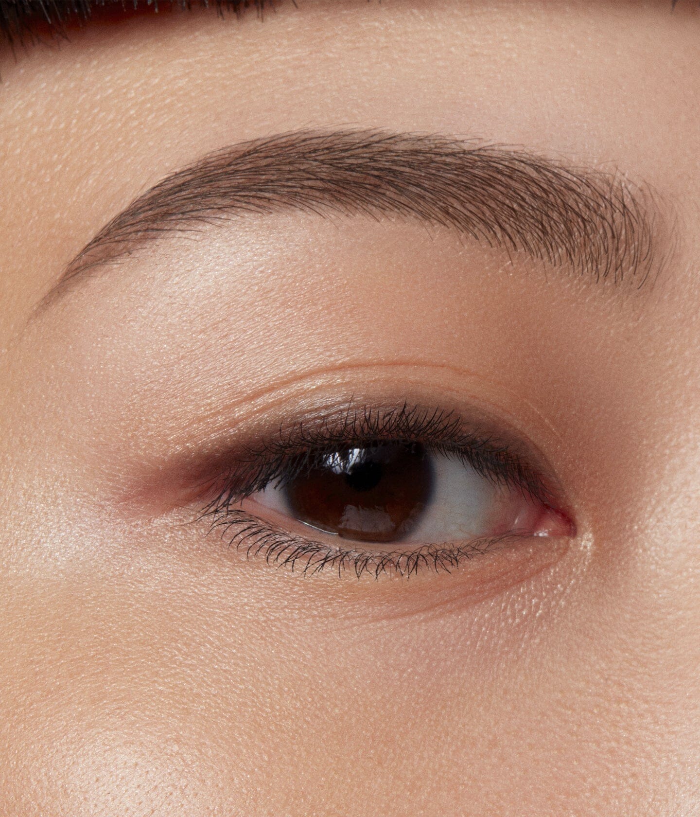 la-bouche-rouge-paris-le-s-rum-sourcils-mascara-sourcils-transparent-fixateur-en image 3