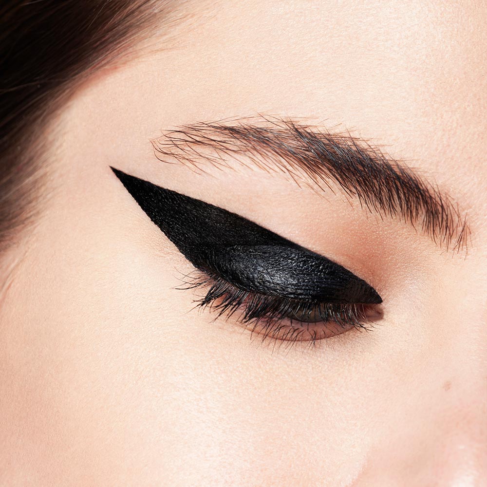 le-rouge-fran-ais-trio-regard-intense-mascara-410-eyeliner-510-crayon-710-noir image 2