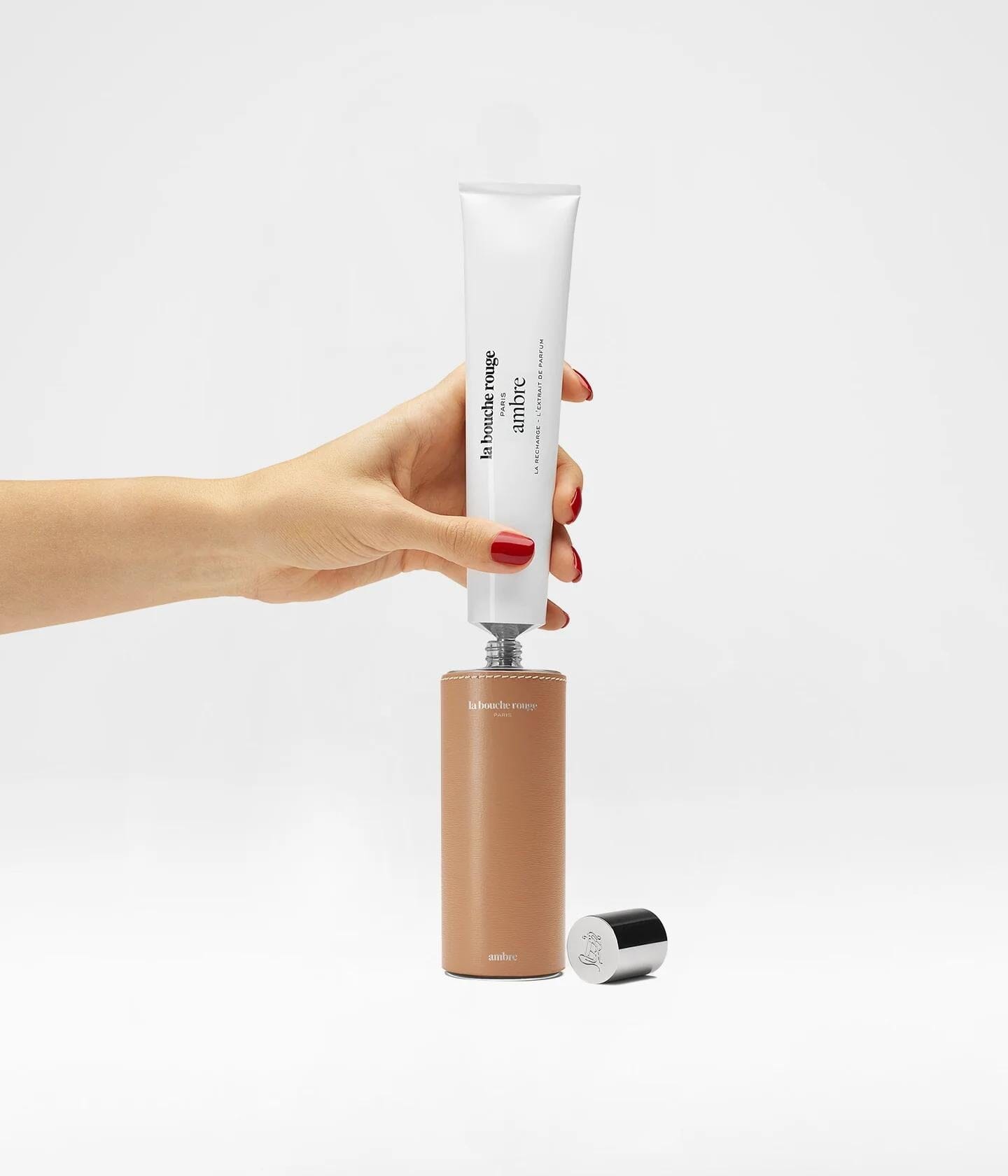 la-bouche-rouge-paris-bundle-ambre-le-duo-de-parfums-extraits-rechargeables-ambr image 4