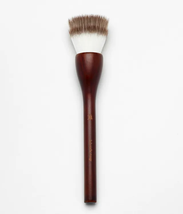 la-bouche-rouge-paris-le-pinceau-enlumineur-pinceau-highlighter-visage image 1