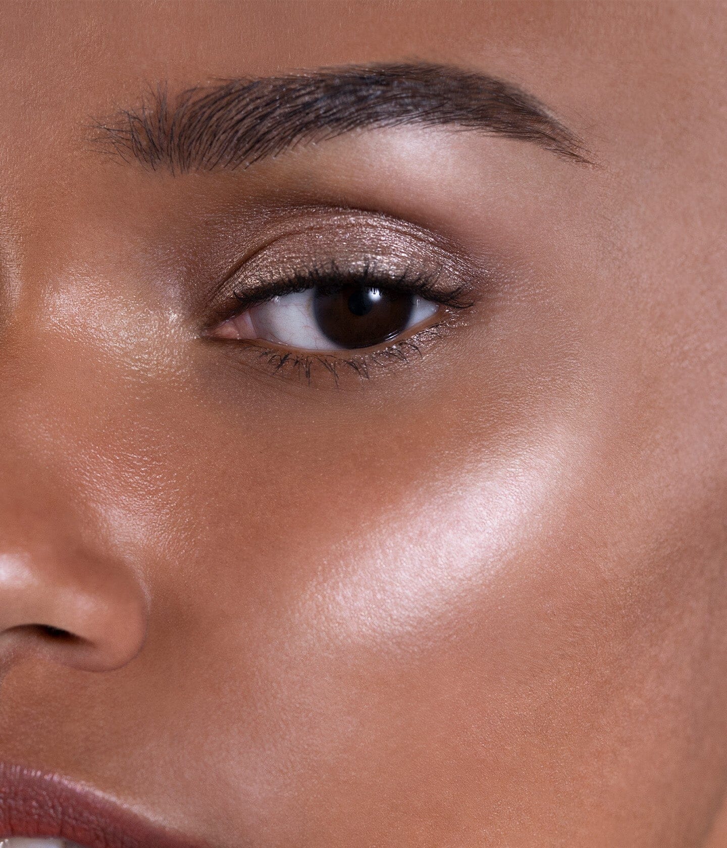 la-bouche-rouge-paris-stick-enlumineur-recharge-highlighter-v-gane image 5